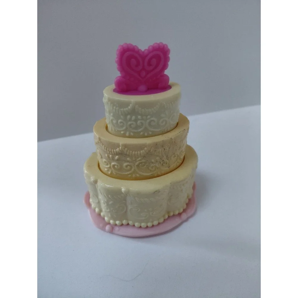 My Little Pony MLP G3 Celebration Castle Tiered Wedding Cake Yellow Pink VTG